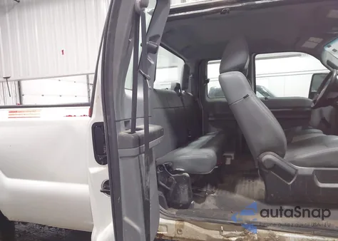 2011 Ford F-250 Xl z USA, uszkodzony, nr VIN 1FT7X2BT5BEA57846